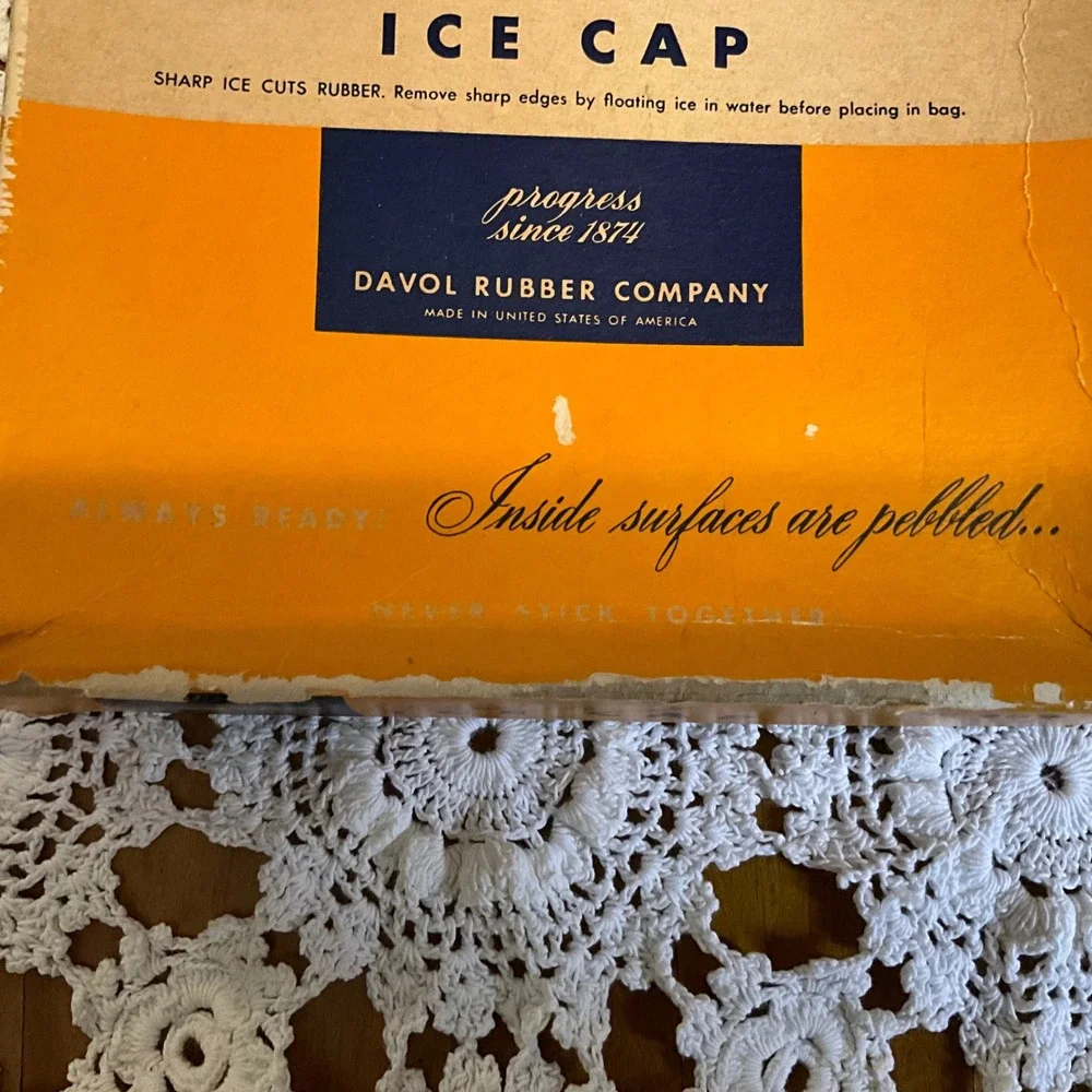 Davol Standard Ice Cap Red Rubber Vintage Medical‎ Cold Therapy No 402